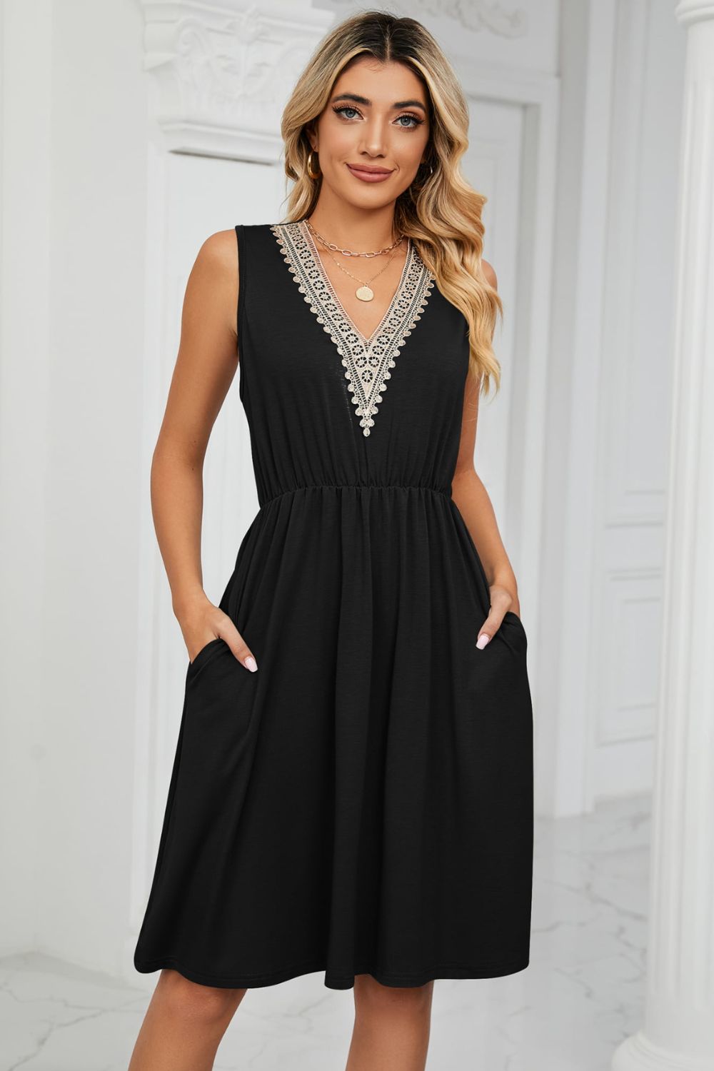 Contrast V-Neck Sleeveless Dress